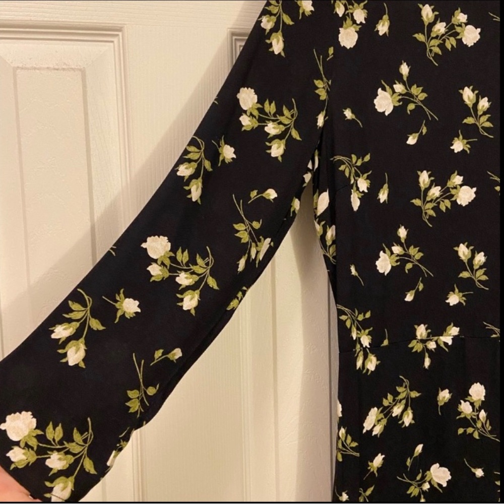 Reformation Moon Dress in Rosalie - Size: 4 - NWOT! - Picture 6 of 11